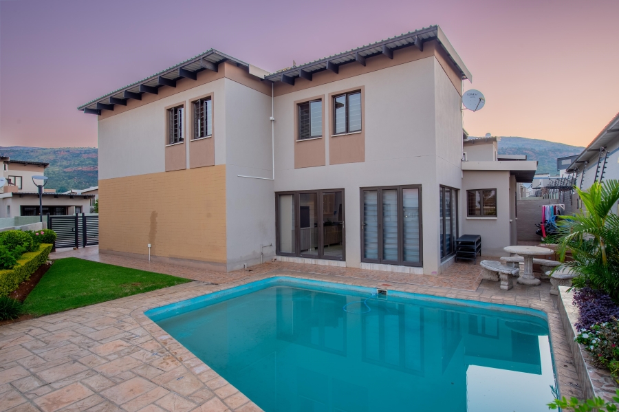 4 Bedroom Property for Sale in Geelhoutpark North West